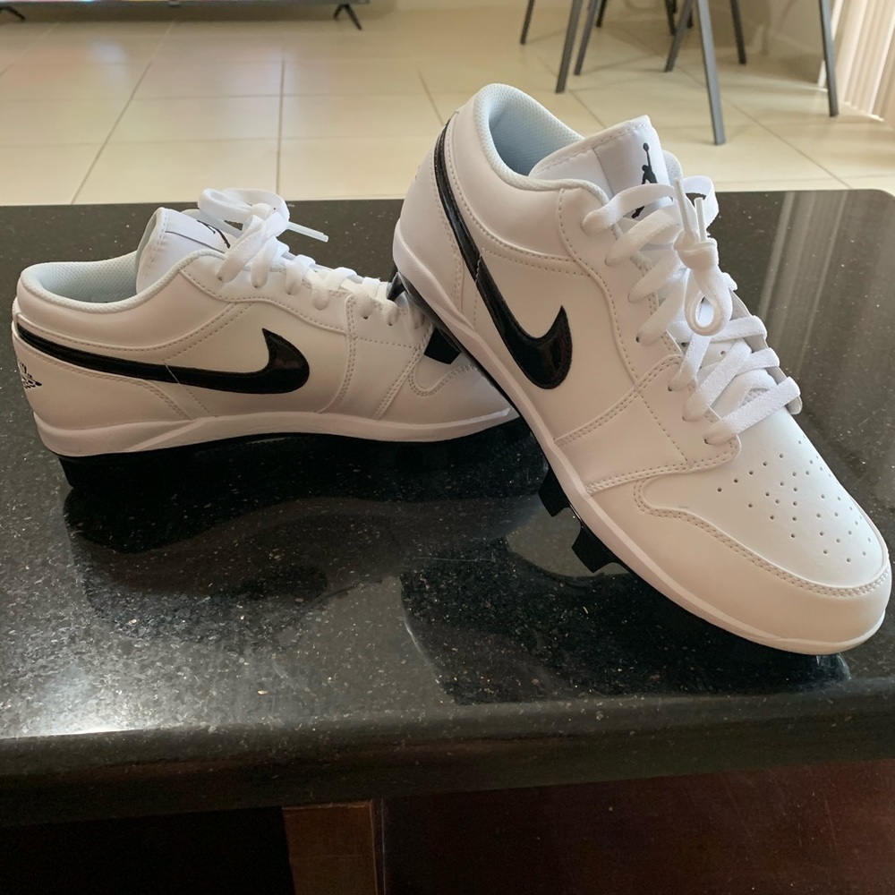 Jordan 1 retro low mcs cleats